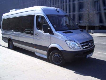 Mercedes Benz Sprinter noma Daugavpilī mikroautobuss 15 16 17 18 20 sēdvietas