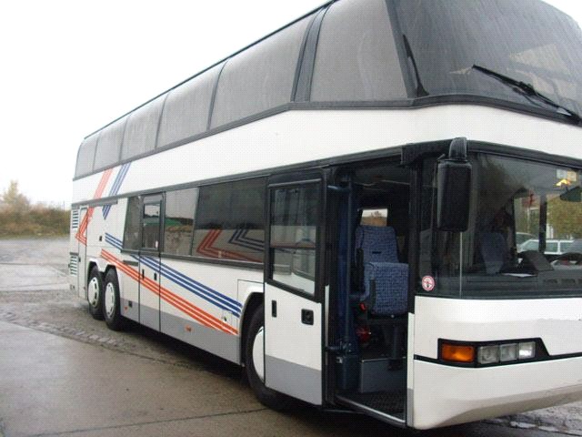 Autobusu parks Daugavpilī Divstāvu Neoplan