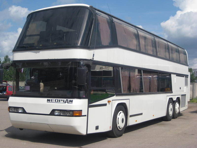 Autobusu parks Daugavpilī Divstāvu Neoplan